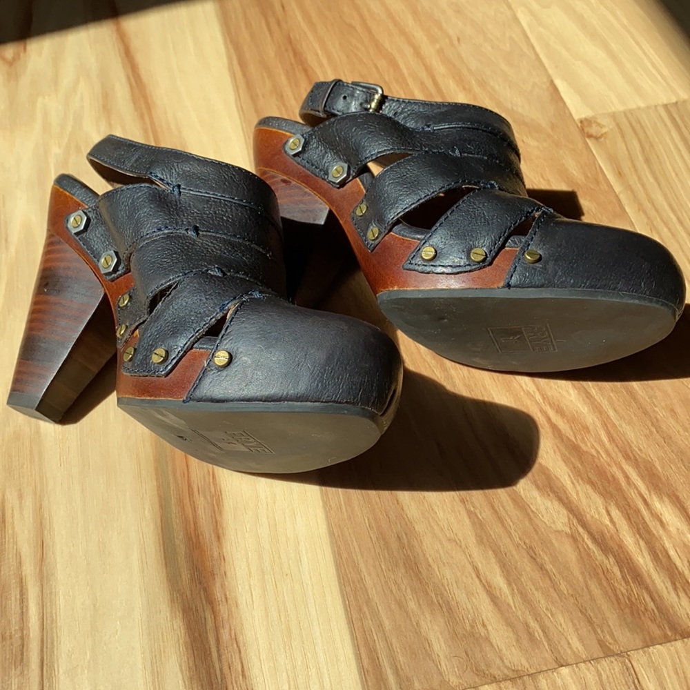 NWOT FRYE Flora Stitch Slingback Heels